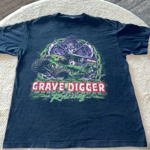 2011 xl vintage grave digger monster truck racing T-shirt 22”x25” in Ex Cond.